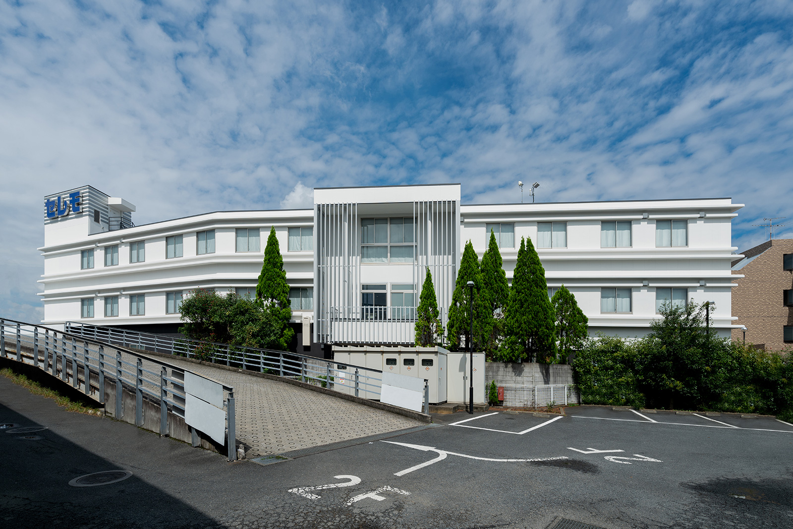 船橋の葬儀 セレモ船橋駅北口ホール セレモ公式サイト 千葉の葬儀社 セレモ のお葬式 家族葬 火葬式から社葬まで